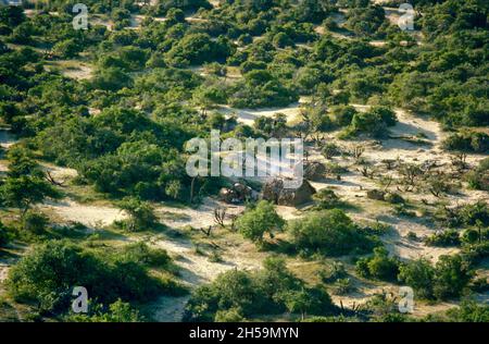 Afrika, Kenia, Lamu Island 1976. Einige Wohnungen im sandigen Inneren der Insel. Stockfoto