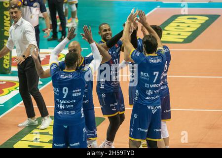 Ravenna, Italien. November 2021. Start sechs Modena während Consar Ravenna vs Leo Shoes Modena, Volleyball Italienische Serie A Männer Superliga-Meisterschaft in Ravenna, Italien, November 07 2021 Kredit: Unabhängige Fotoagentur/Alamy Live News Stockfoto