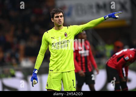 Mailand, Italien. November 2021. Ciprian Tatarusanu (Mailand) während des italienischen "Serie A"-Spiels zwischen Milan 1-1 Inter im Giuseppe-Meazza-Stadion am 07. November 2021 in Mailand, Italien. Quelle: Maurizio Borsari/AFLO/Alamy Live News Stockfoto