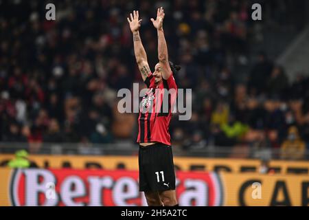 Mailand, Italien. November 2021. Zlatan Ibrahimovic (Mailand) während des italienischen Spiels „Serie A“ zwischen Milan 1-1 Inter im Giuseppe Meazza Stadium am 07. November 2021 in Mailand, Italien. Quelle: Maurizio Borsari/AFLO/Alamy Live News Stockfoto