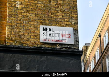 Straßenschild Neal Street, London, WC2, England, Großbritannien Stockfoto