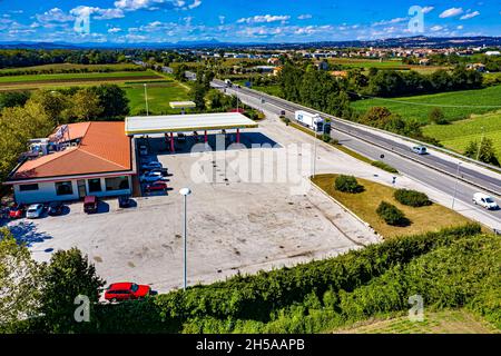 Italien ab | schöne Landschaften aus Italien aus der Luft gefilmt Stockfoto