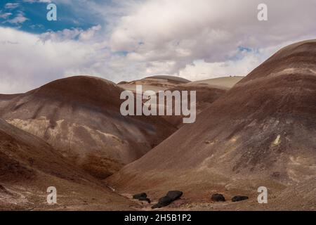 Rolling Bentonite Hills in der Wüste von Utah im Capitol Reef Stockfoto