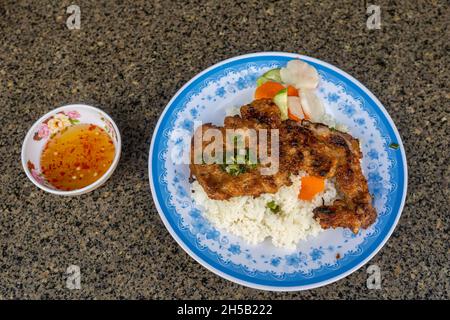 COM Tam – köstliche und berühmte vietnamesische Küche Stockfoto