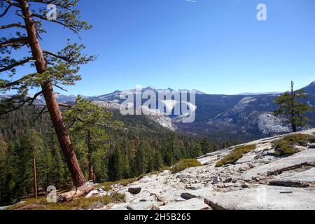 Falls Trail auf dem Weg zum Felsen klettern Half Dome im Yosemite-Nationalpark, Kalifornien USA Stockfoto