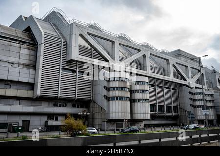 Berlin, Deutschland. November 2021. Das ICC Congress Center. Das Impfzentrum in den Messehallen unter dem Funkturm soll in das benachbarte ICC-Kongresszentrum umziehen. Quelle: Fabian Sommer/dpa/Alamy Live News Stockfoto