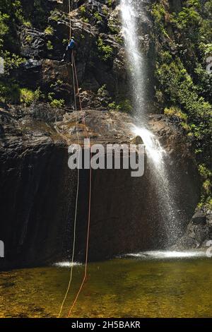 CANYONING, VIVARIO CANYON, FIGARI, SÜDKORSIKA (2A), KORSIKA, FRANKREICH Stockfoto