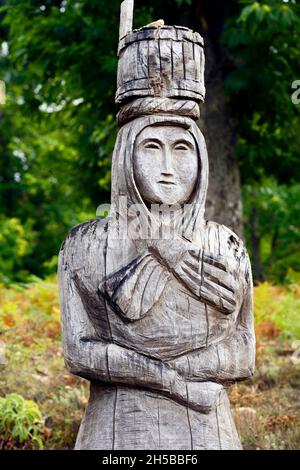 FRANKREICH, KORSIKA ( 2A ), EVISA, HOLZSTATUE IM WALD VON AITONE IN DER NÄHE VON EVISA DORF Stockfoto