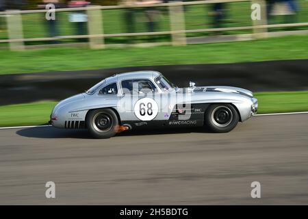 Ein Hauch von Abgasflamme, Laura Kraihamer, Mercedes-Benz 300 SL, Flügeltürer, Moss Trophy, Geschlossene Cockpit-Prototypen und GT-Autos der Ton des RAC TT Stockfoto