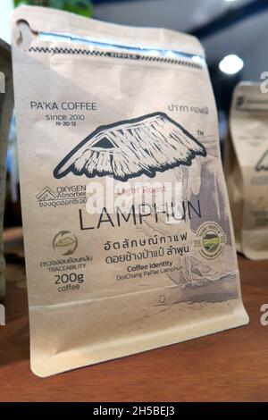 Arabica-Kaffee von Lamphun. Die Kaffeeplantage befindet sich im Bezirk Ban Hong, Provinz Lamphun, Nordthailand, mit caturra, catimo und Typica-Sorten. Stockfoto