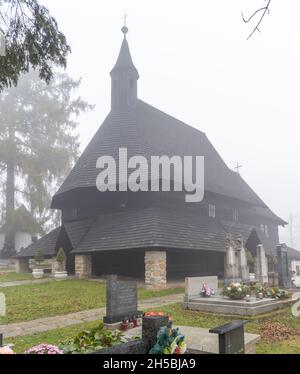 UNESCO-Denkmal Allerheiligen Kirche in Tvrdosin, Slowakei Stockfoto