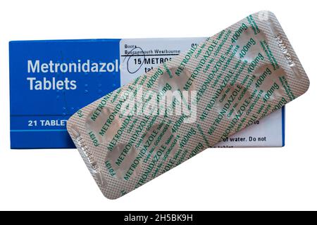 Blisterpackung auf Packung Metronidazole Tabletten Antibiotika zur Behandlung einer Reihe von bakteriellen Infektionen - Antibiotika-Kapseln, Antibiotika-Pillen Stockfoto