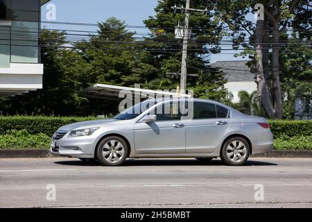 Chiangmai, Thailand - Oktober 6 2021: Honda Accord. Auf der Straße Nr. 1001 8 km vom Chiangmai Business Area. Stockfoto