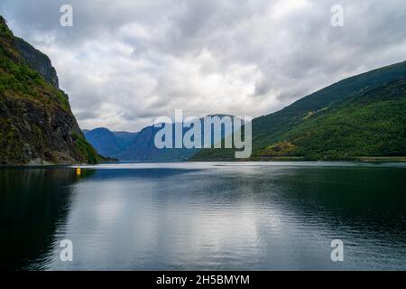 Blick über den Sognefjord bei Flam, Norwegen Stockfoto