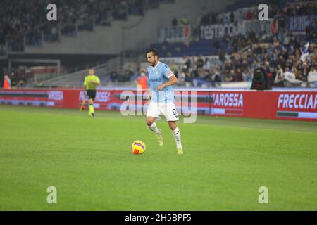 Rom, Italien. November 2021. Rom, Italien - 7. November 2021. Im Stadio Olimpico von Rom schlug Latium die Salernitana 3-0 für die italienische Serie A mit dem Tor von Ciro Immobile, Pedro und Luis Alberto. In diesem Bild: Pedro (Foto von Paolo Pizzi/Pacific Press/Sipa USA) Quelle: SIPA USA/Alamy Live News Stockfoto