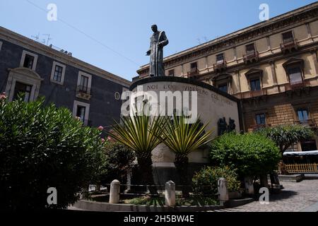 Sizilien, Catania - 20. Juli 2021: Denkmal für den seligen Kardinal Giuseppe Dusmet Stockfoto