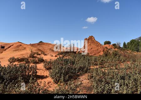 Besuch im französischen Colorado, Südfrankreich, Rustrel, Colorado Provencal Stockfoto