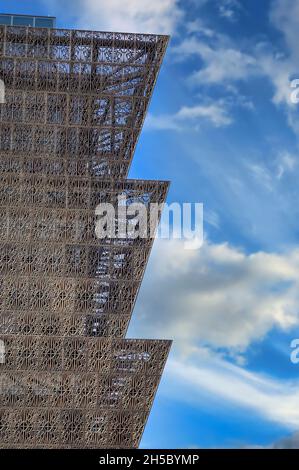 Washington, D.C., 14. Oktober 2021: Das Smithsonian National Museum of African American History and Culture auf der National Mall. Stockfoto