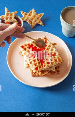 Croffle, koreanischer Hybrid aus Croissant und Waffel Stockfoto