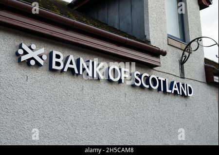 Aviemore, Schottland - 18. Oktober 2021: Das Zeichen für die Bank of Scotland in Aviemore Stockfoto