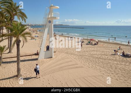 Der Strand Postiguet, oder einfach El Postiguet, befindet sich in der spanischen Stadt Alicante, im Viertel Ensanche, Valencia, Spanien, Europa Stockfoto