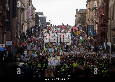 Glasgow protestmarsch während der COP26. Freitags für die Zukunft. Stockfoto