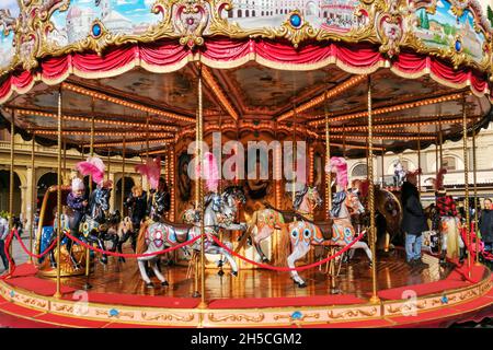 Italien, Florenz, Platz der Repubblica, Karussell Stockfoto