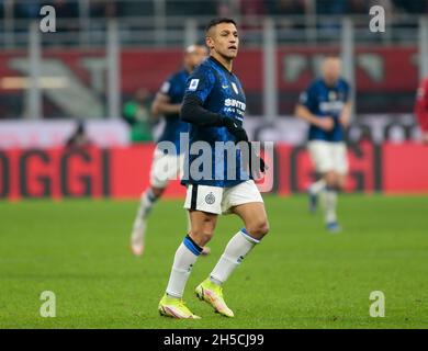 Mailand, 07. November 2021 Alexis Sanchez (FC Internazionale) während des Fußballspiels der italienischen Serie A zwischen dem AC Mailand und dem FC Internazionale am Novemb Stockfoto