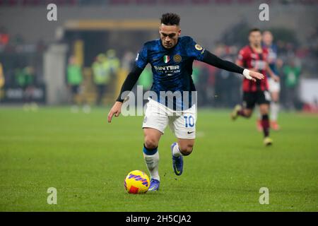 Mailand, 07. November 2021 Lautaro Martinez (FC Internazionale) während des italienischen Fußballspiels Serie A zwischen dem AC Mailand und dem FC Internazionale auf Nove Stockfoto