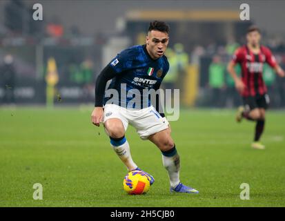 Mailand, 07. November 2021 Lautaro Martinez (FC Internazionale) während des italienischen Fußballspiels Serie A zwischen dem AC Mailand und dem FC Internazionale auf Nove Stockfoto