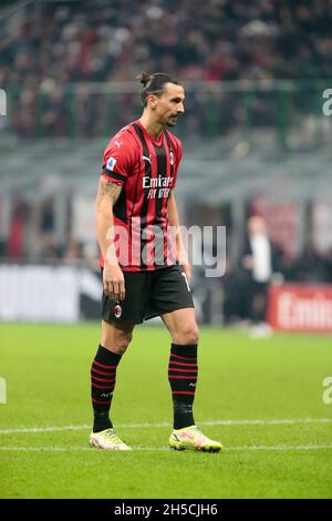 Mailand, 07. November 2021 Zlatan Ibrahimovic (AC Mailand) während des italienischen Fußballspiels der Serie A zwischen AC Mailand und dem FC Internazionale am 7. November, Stockfoto