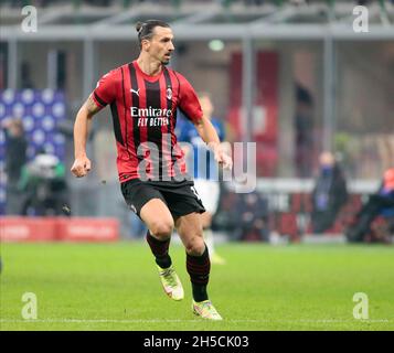 Mailand, 07. November 2021 Zlatan Ibrahimovic (AC Mailand) während des italienischen Fußballspiels der Serie A zwischen AC Mailand und dem FC Internazionale am 7. November, Stockfoto