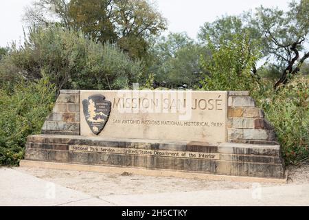 Ein Schild am Eingang der Mission San Jose im San Antonio Missions National Historic Park. Stockfoto