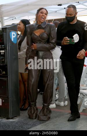 8. November 2021, Los Angeles, CA, USA: LOS ANGELES - 8. NOVEMBER: Ciara bei der Missy Elliott Star Ceremony auf dem Hollywood Walk of Fame am 8. November 2021 in Los Angeles, CA (Bild: © Kay Blake/ZUMA Press Wire) Stockfoto