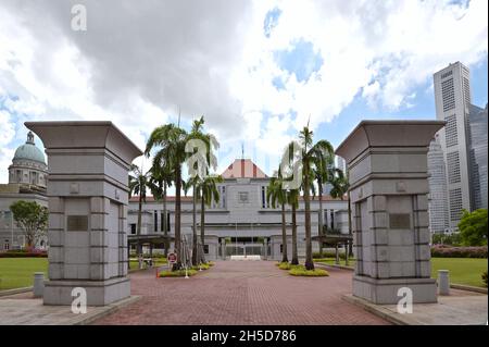 Das Parlamentsgebäude von Singapur, das im Oktober 1999 offiziell eröffnet wurde, beherbergt das Parlament von Singapur und befindet sich im Civic District Stockfoto