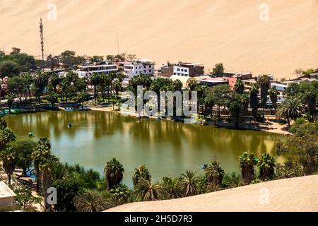 Das regionale Naturschutzgebiet Laguna de Huacachina, Ica, Peru Stockfoto