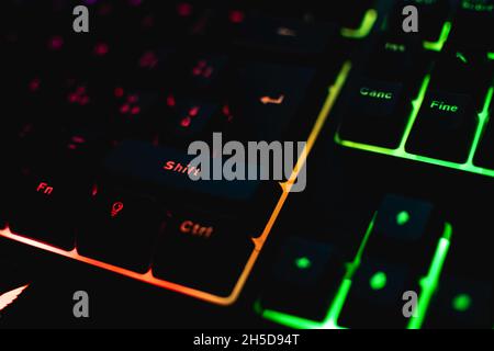 Mechanische Tastatur mit leds und Maus Stockfoto