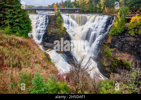 Kakabeka Falls in der Nähe von Thunder Bay Ontario ist bekannt als Niagara des Nordens. Stockfoto