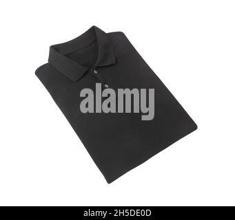 Gefaltetes schwarzes Polo-T-Shirt-Modell isoliert auf weißem Hintergrund mit Schnittpfad. Stockfoto