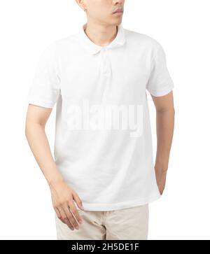 Junger Mann in leerem Polo-T-Shirt-Modell, das als Design-Vorlage verwendet wurde, isoliert auf weißem Hintergrund mit Schneideweg. Stockfoto
