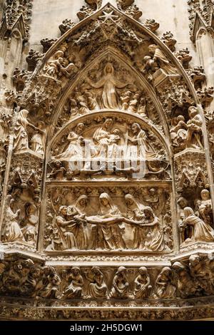 Religiöses Flachrelief im Dom. Mailand, Italien Stockfoto