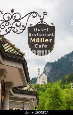 26 Mai 2019 Füssen, Deutschland - Schloss Neuschwanstein in den Alpen Stockfoto
