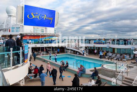 Sky Princess Sail Away Party 22. Oktober 2021 vom Mayflower Terminal Southampton UK Stockfoto