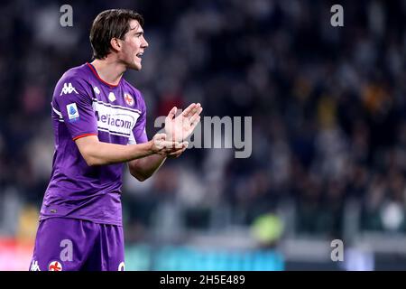 Dusan Vlahovic von ACF Fiorentina Gesten während der Serie Ein Spiel zwischen Juventus FC und ACF Fiorentina. Stockfoto