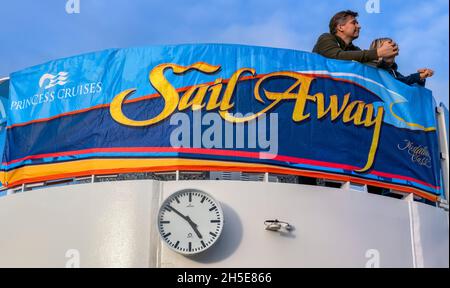 Sky Princess Sail Away Party 22. Oktober 2021 vom Mayflower Terminal Southampton UK Stockfoto