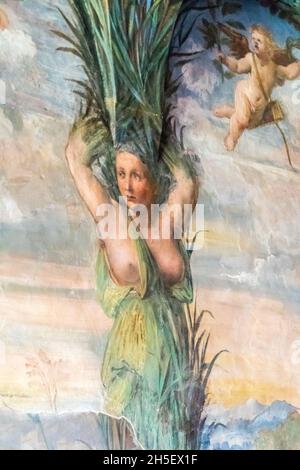 Caryatid Fresko Malerei in Villa Imperiale von Pesaro ist ein Vorstadtpalasthaus außerhalb von Pesaro, gebaut und dekoriert von Künstlern des späten Renai Stockfoto