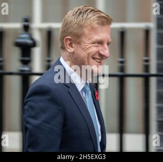 Downing Street, London, Großbritannien. November 2021. Oliver Dowden CBE-Abgeordneter, Minister ohne Portfolio, der am frühen Morgen in der Downing Street 10 zu einem Treffen eintrifft. Quelle: Malcolm Park/Alamy Live News. Stockfoto