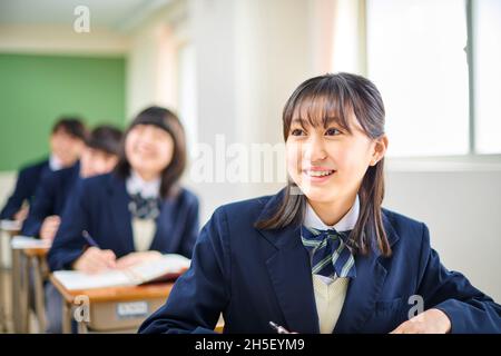 Japanische Schüler im Klassenzimmer Stockfoto