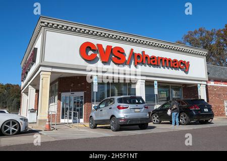 Bloomsburg, Usa. November 2021. Eine CVS-Apotheke wird in Bloomsburg, Pennsylvania, gesehen. (Foto von Paul Weaver/SOPA Images/Sipa USA) Quelle: SIPA USA/Alamy Live News Stockfoto