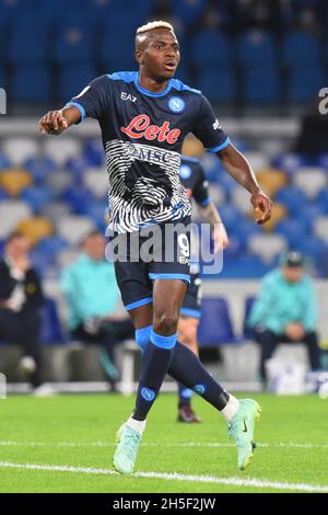 Neapel, Italien. November 2021. Neapel, Italien am 7. November 2021. Victor Osimhen während des Spiels die Serie Ein Spiel zwischen SSC. Napoli und Hellas Verona im Stadio Diego Armando Maradona (Foto: Agostino Gemito/ Pacific Press/Sipa USA) Quelle: SIPA USA/Alamy Live News Stockfoto